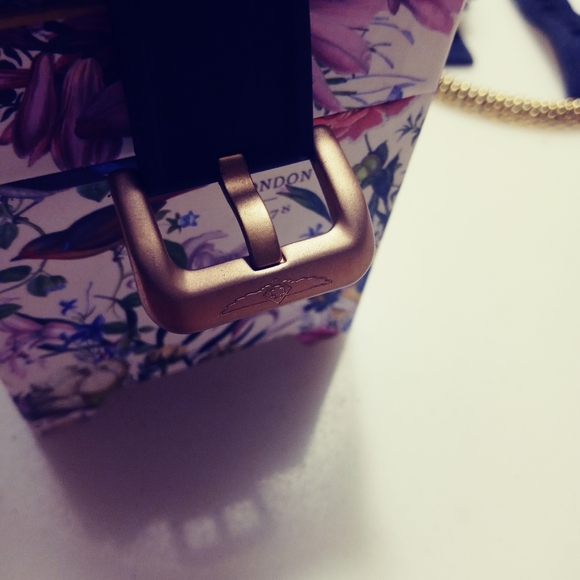 Watch - Picture 10 of 16